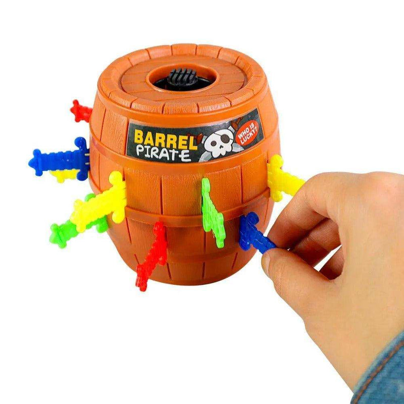 Brinquedo pula pirata com espadas - Leão Shop